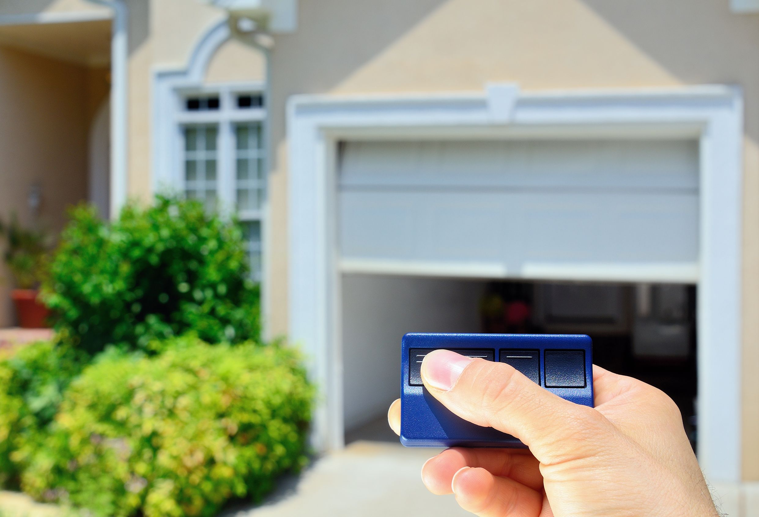 The Convenience of Garage Door Openers Cedar Rapids, IA Residents Use on a Daily Basis