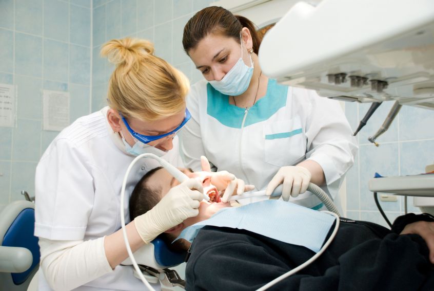 Using a Family Dentist Offers Convenience and a Variety of Services
