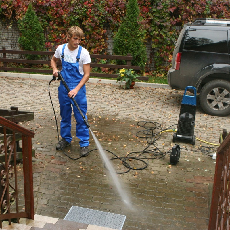 Power Washing in Suffolk County Helps Benefit Homeowners