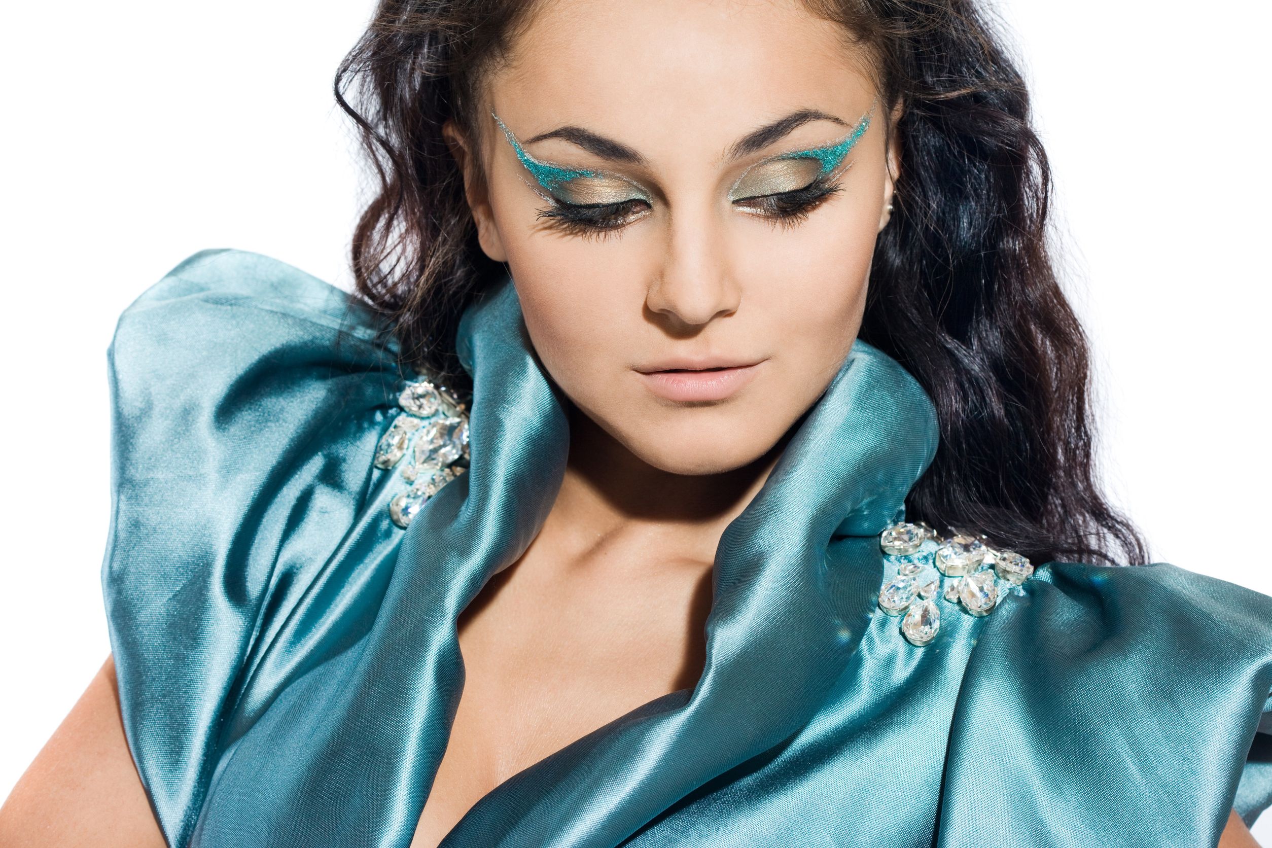 The Simple Elegance Of Women’s Silk Blouses