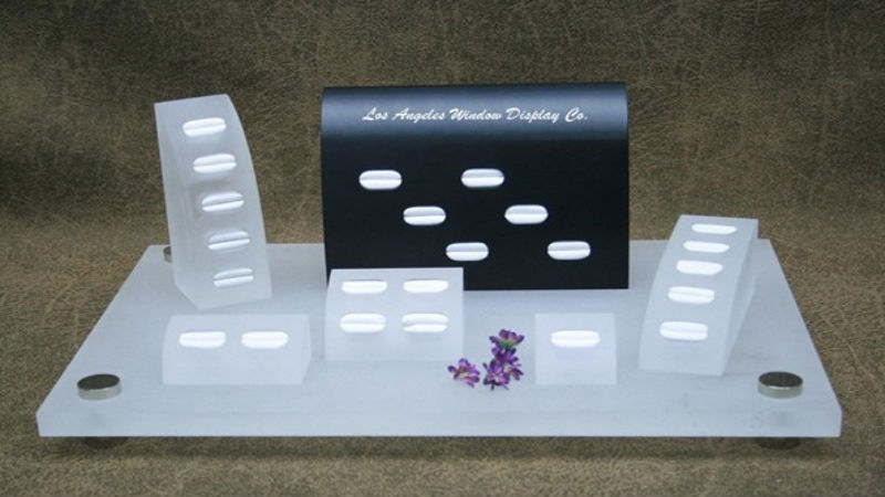 Acrylic Jewelry Display: Description And Use