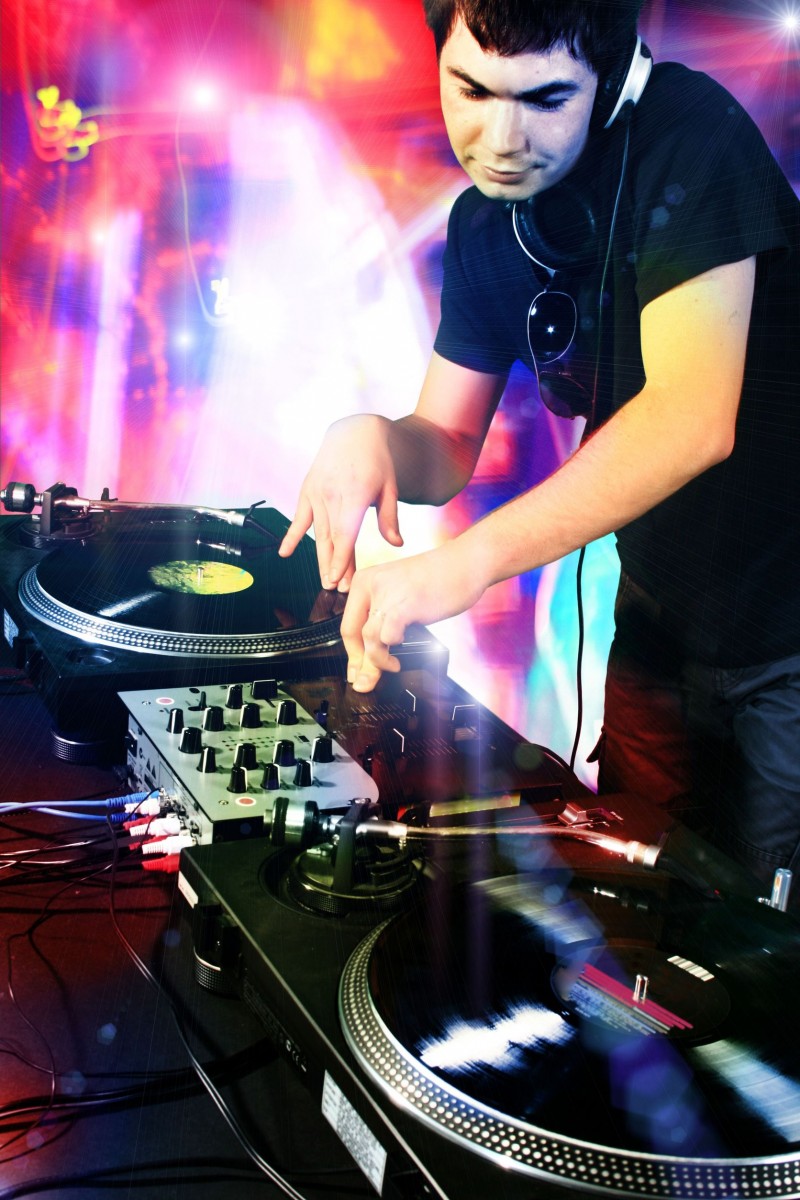 Little Known Benefits of Hiring Professional DJ Services