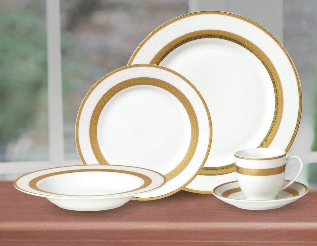 Considerations When Buying Porcelain Dinnerware Sets Article Space