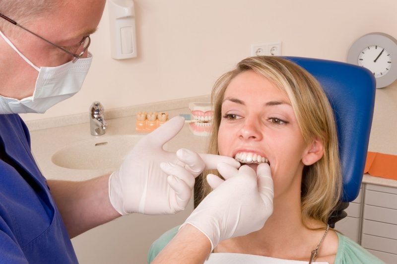 Should You Look for Large or Small Dental Offices in Kona?