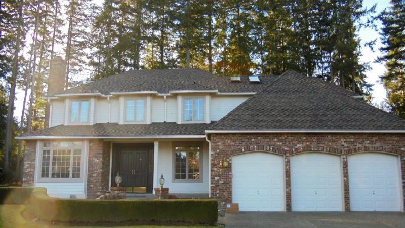 Roofing Contractors in Lynnwood, WA And Selecting The Best New Roof