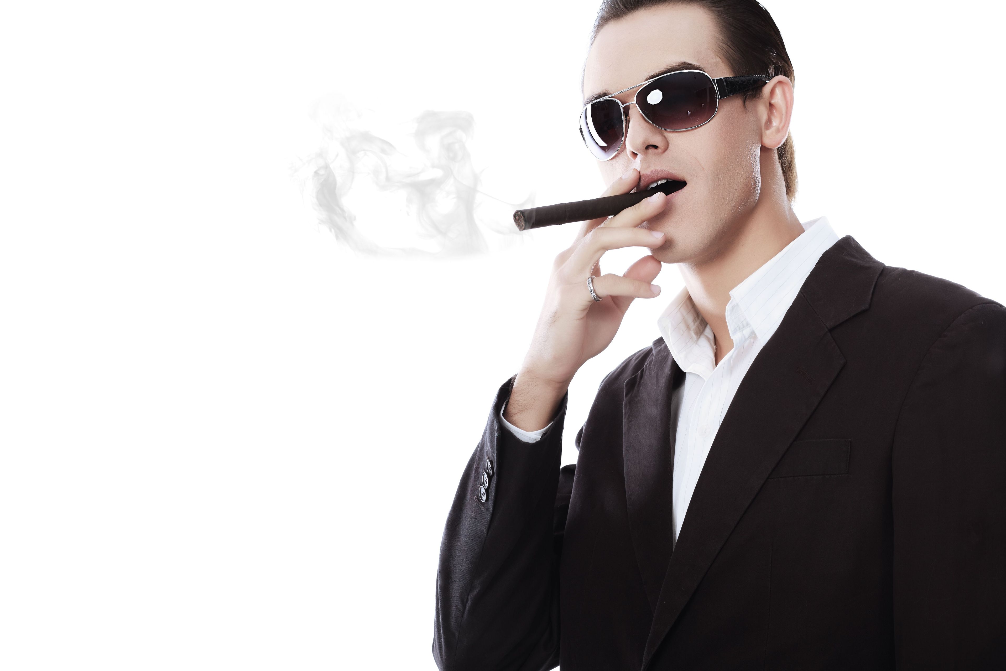 Tease Your Nostrils With the Smoky Flavour of a Backwoods Cigar