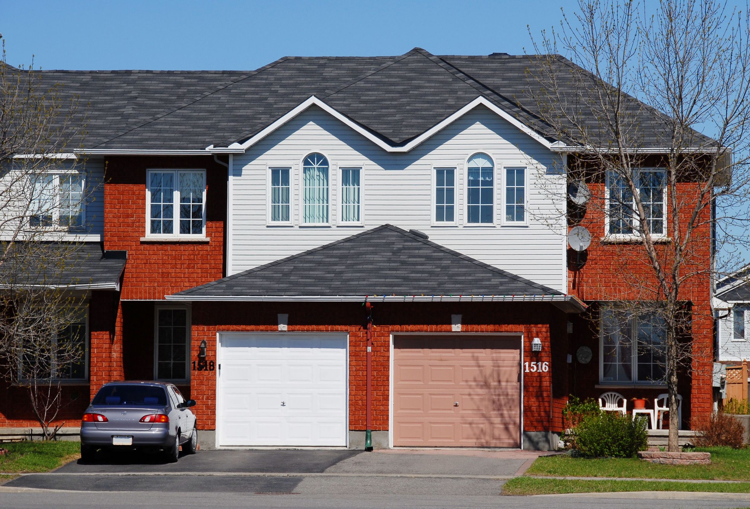 Three Advantages of Having a Custom Garage Door