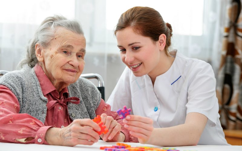 Diet Tricks That May Help with People Suffering From Alzheimer’s Disease