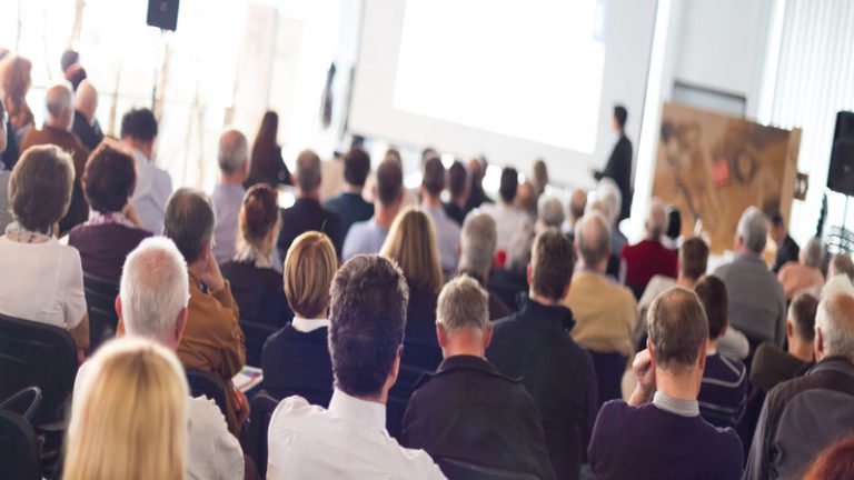 Hiring Motivational Speakers for Live Events in Chicago