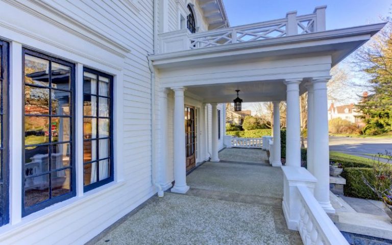 The Benefits of Vinyl Accordion Doors