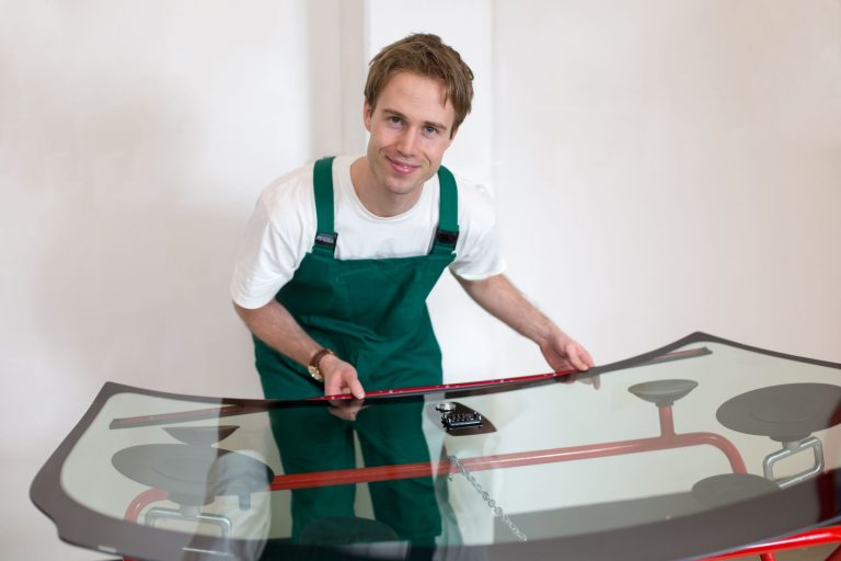 Auto Glass Repair or Replacement in Denver CO
