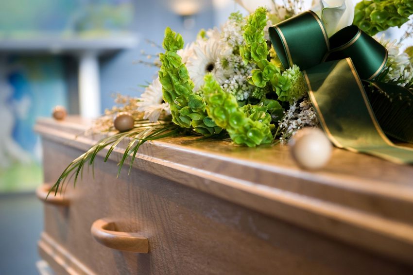 5 Suggestions for Choosing a Cemetery for Your Loved One
